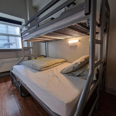 Bru Bar & Hostel Корк Экстерьер фото