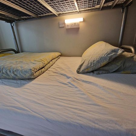 Bru Bar & Hostel Корк Экстерьер фото