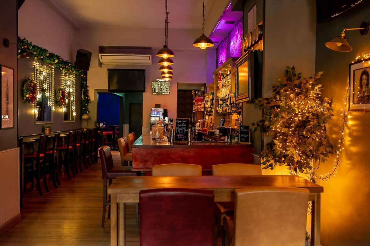 Bru Bar & Hostel Корк Экстерьер фото