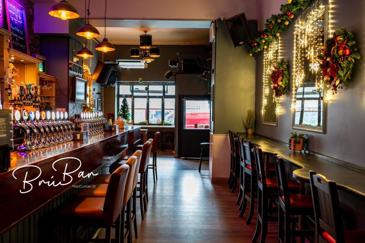 Bru Bar & Hostel Корк Экстерьер фото
